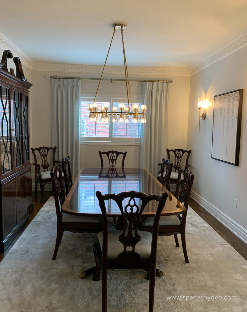 classy and vintage-inspired decorated dining room.