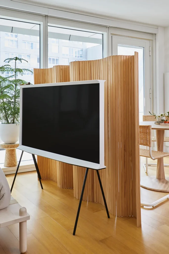 Layout a Studio Apartment